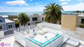 Luxury Condo, Ocean Views, Rare Rooftop Sundeck